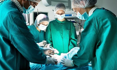 Назначение операции при панкреонекрозе часто считается единственно правильным решением для спасения жизни больного