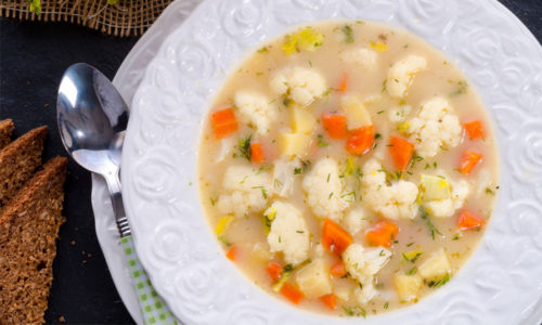 В среду, в обед можно покушать овощной суп из цветной капусты